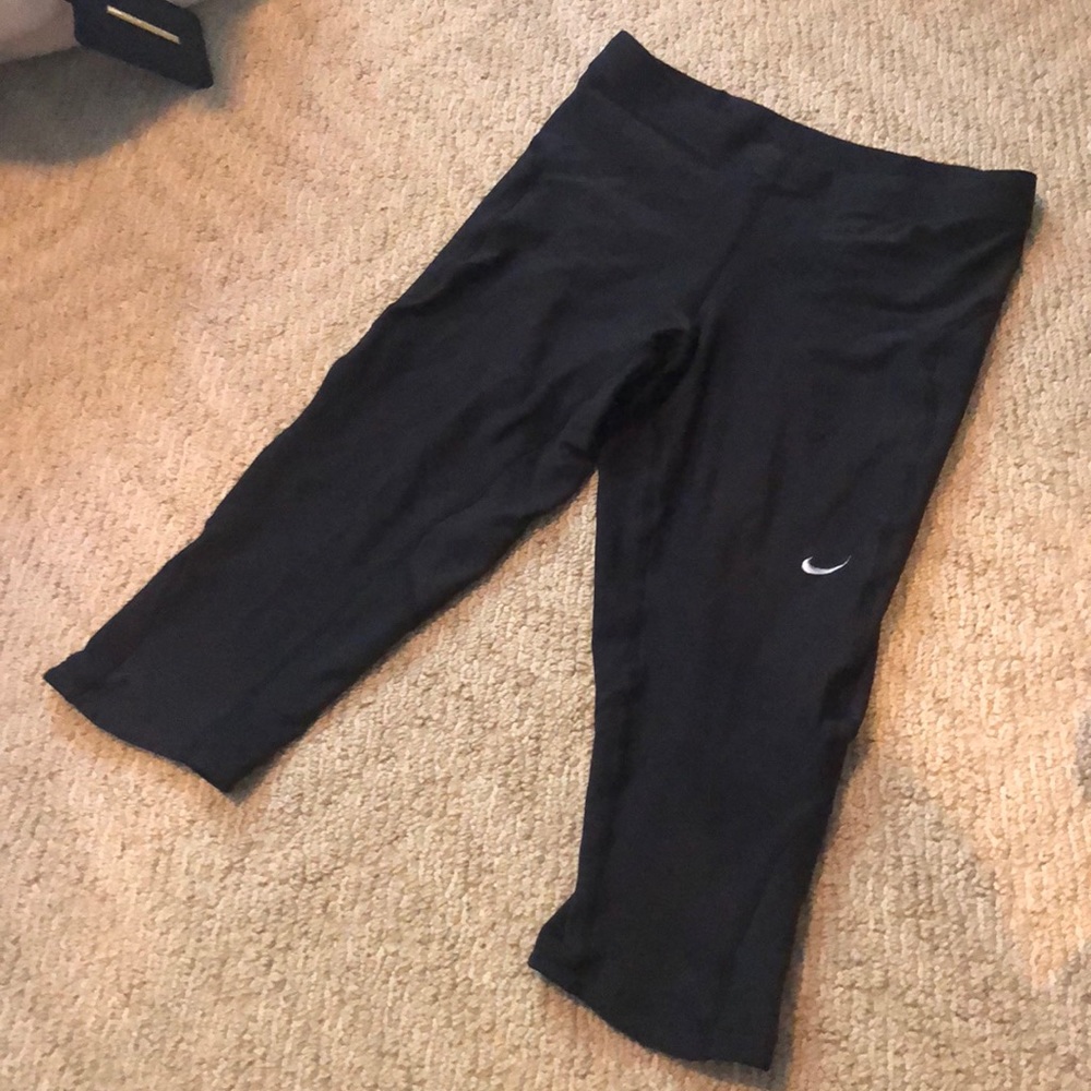 New Nike Fit Dry Crop Leggings